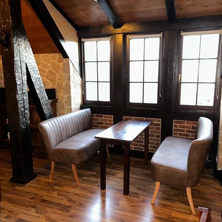 Fewo Gerichtsstube Im Rittergut Leppersdorf Bei Radeberg Fuer 6 Pers Wachau Bagian luar foto